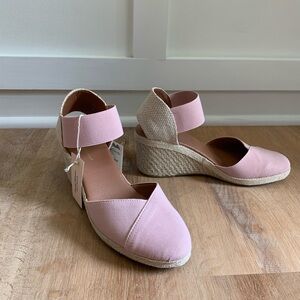 Tommy Bahama size 7.5 wedge heel sandal, pink